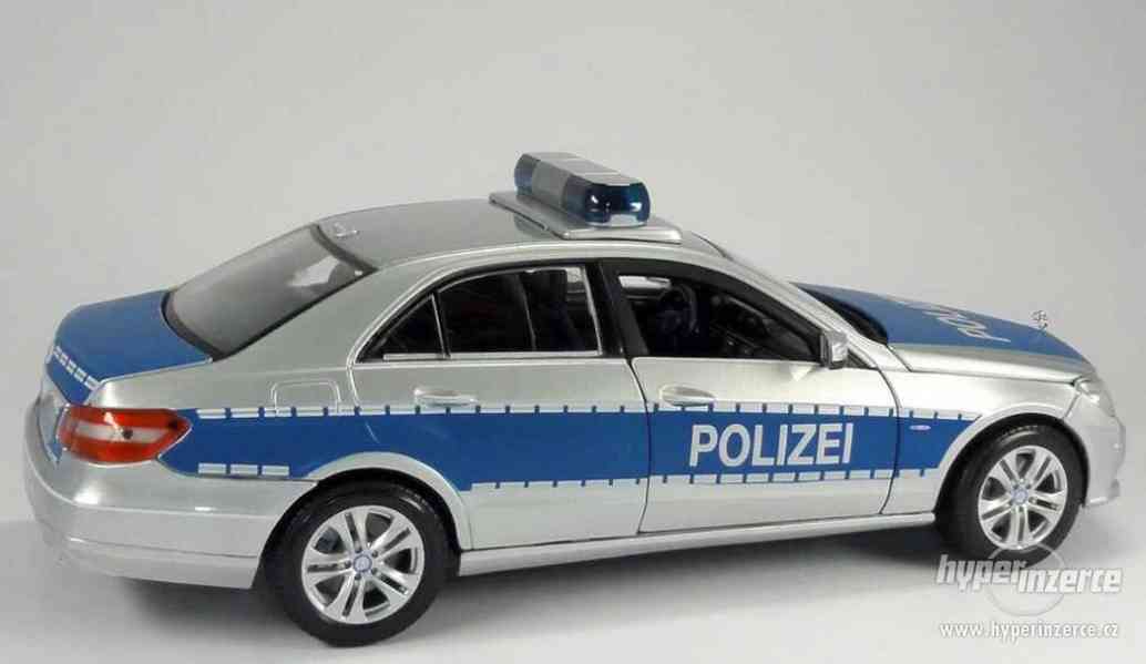 Model 1:18 Mercedes E-Class W212 1:18 2010 Polizei - foto 5