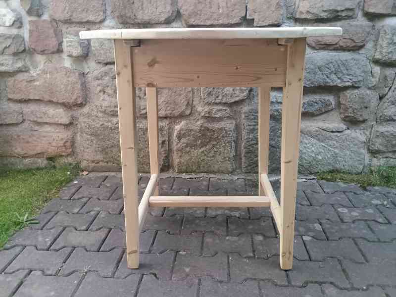 starý kulatý jídelní stůl - foto 2