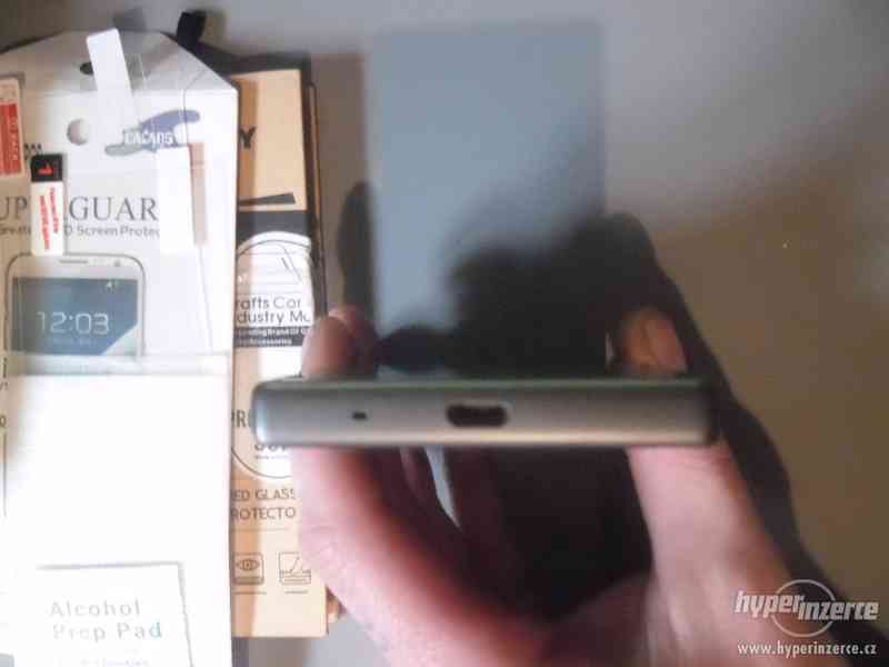 Sony Xperia Z5 compact - foto 8