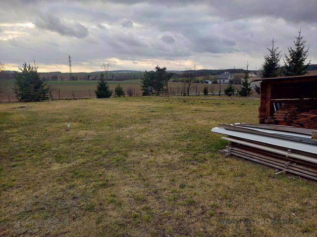 Prodej stavebního pozemku Dalešice 1384 m2, šíře 28m, veškeré IS - foto 2