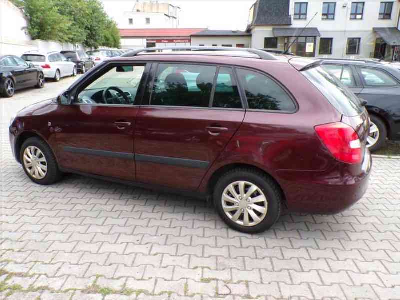 Škoda Fabia 1,6 16V KLIMATIZACE - foto 4