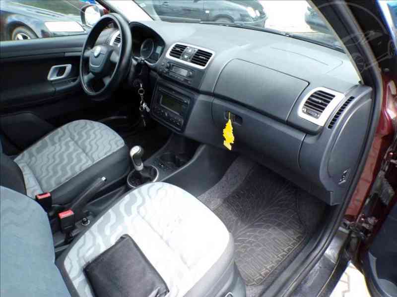 Škoda Fabia 1,6 16V KLIMATIZACE - foto 11