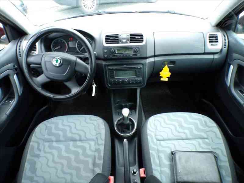 Škoda Fabia 1,6 16V KLIMATIZACE - foto 5