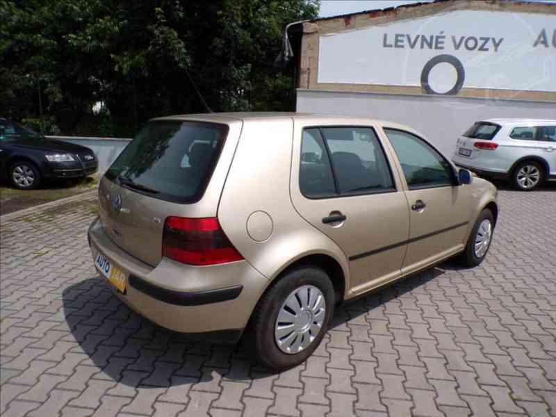 Volkswagen Golf 1,6 16V KLIMA,SERVISNÍ KNIHA-HNED ODJÍŽDÍTE - foto 4
