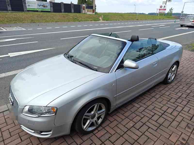 Prodám AUDI A4 Cabrio 3.2 FSI benzin 2008 128000km - foto 6