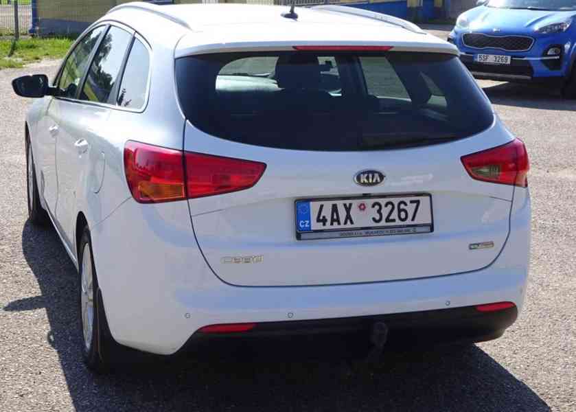 Kia Cee´d 1.6i Combi r.v.2017 2.Maj.srv.kníž.ČR - foto 4