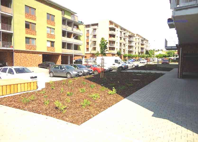 Pronajmu kryté garážové stání Brno, U Leskavy - foto 11