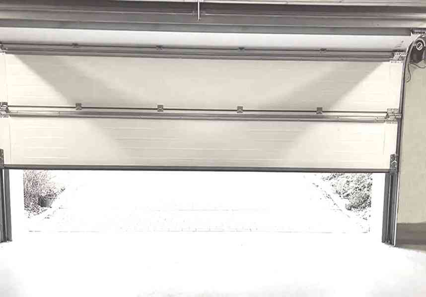 Pronajmu kryté garážové stání Brno, U Leskavy - foto 5