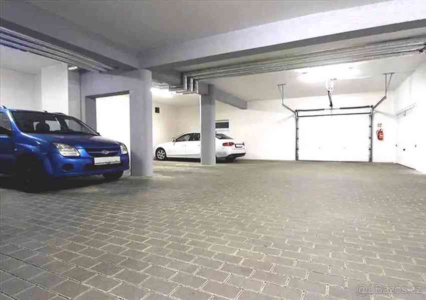 Pronajmu kryté garážové stání Brno, U Leskavy - foto 4