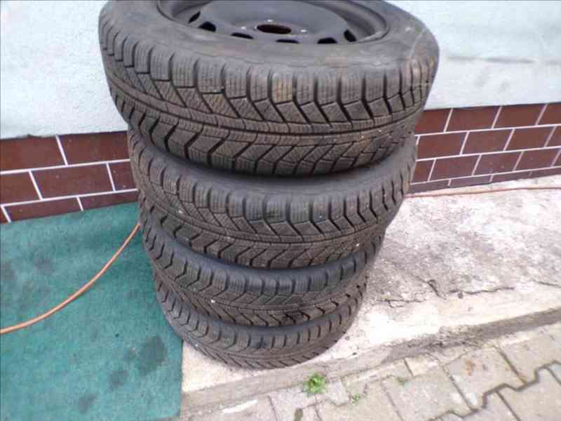 Ford Fiesta 1,0 i 59KW SERVISNÍ KNIHA - foto 13
