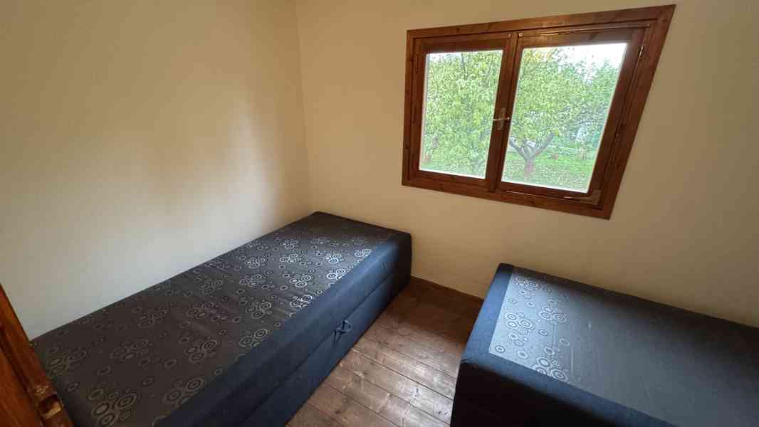 Pronájem chata - Káraný - foto 12