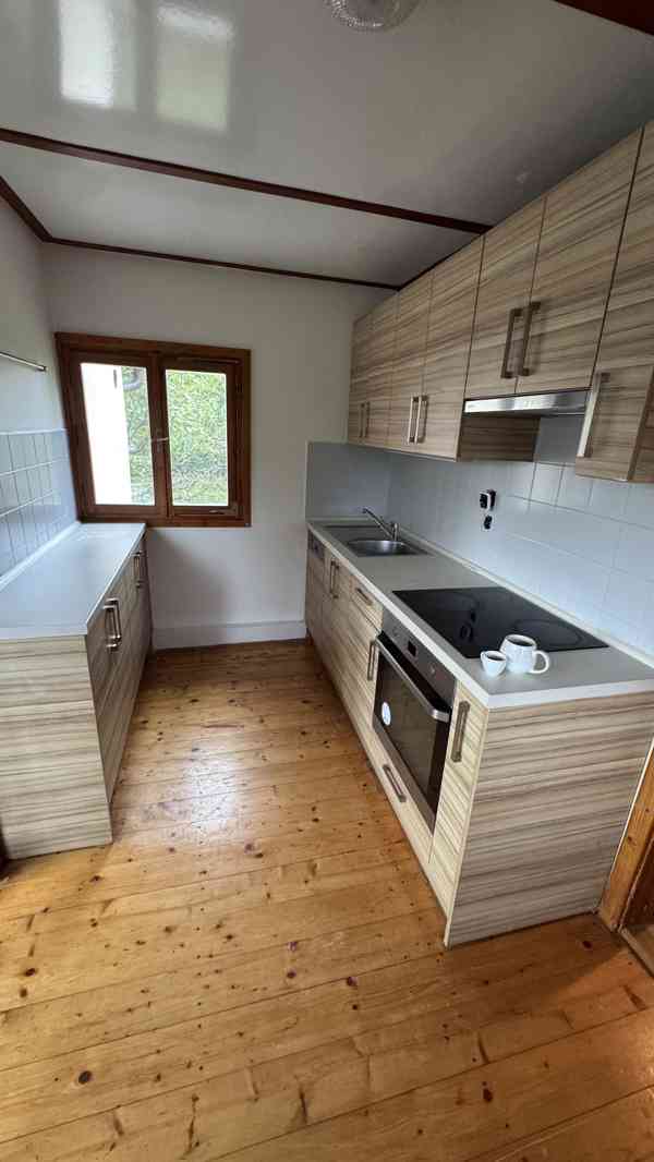 Pronájem chata - Káraný - foto 9