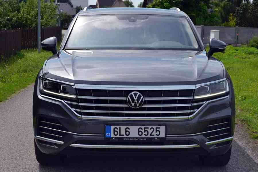 Volkswagen Touareg 3.0 TDI V6 170kW 4MOTION Tiptronic Navi - foto 6
