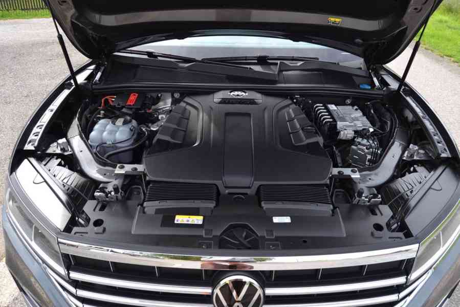 Volkswagen Touareg 3.0 TDI V6 170kW 4MOTION Tiptronic Navi - foto 21