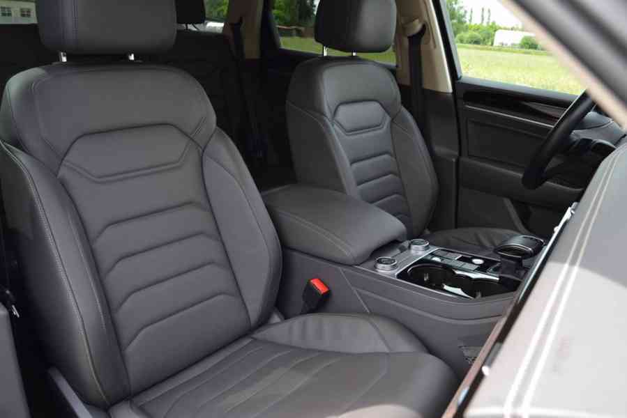 Volkswagen Touareg 3.0 TDI V6 170kW 4MOTION Tiptronic Navi - foto 20