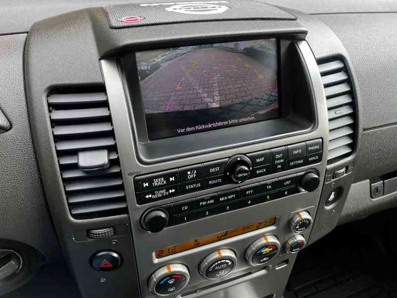 Nissan Pathfinder 4.0i V6 Premium Aut. benzín 198kw - foto 23
