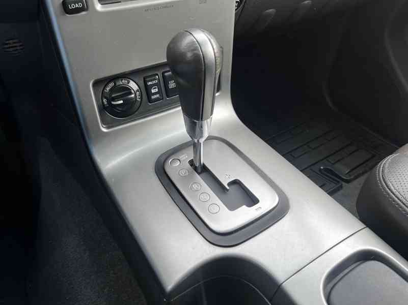Nissan Pathfinder 4.0i V6 Premium Aut. benzín 198kw - foto 5