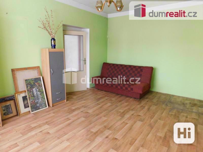 Prodej ideální poloviny rodinného domu ve Vroutku, okres Louny - foto 3