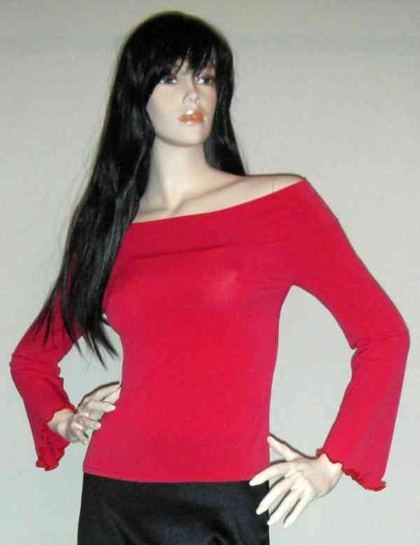 Výprodej veškerých šatů, látek, nití  i vybavení prodejny - foto 73