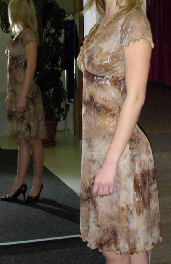 Výprodej veškerých šatů, látek, nití  i vybavení prodejny - foto 142