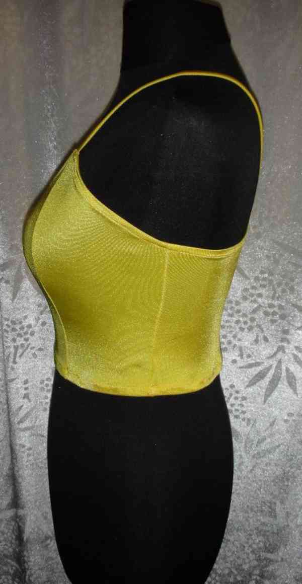 Výprodej veškerých šatů, látek, nití  i vybavení prodejny - foto 20