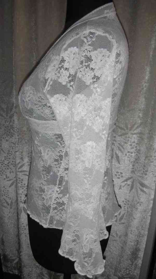 Výprodej veškerých šatů, látek, nití  i vybavení prodejny - foto 24