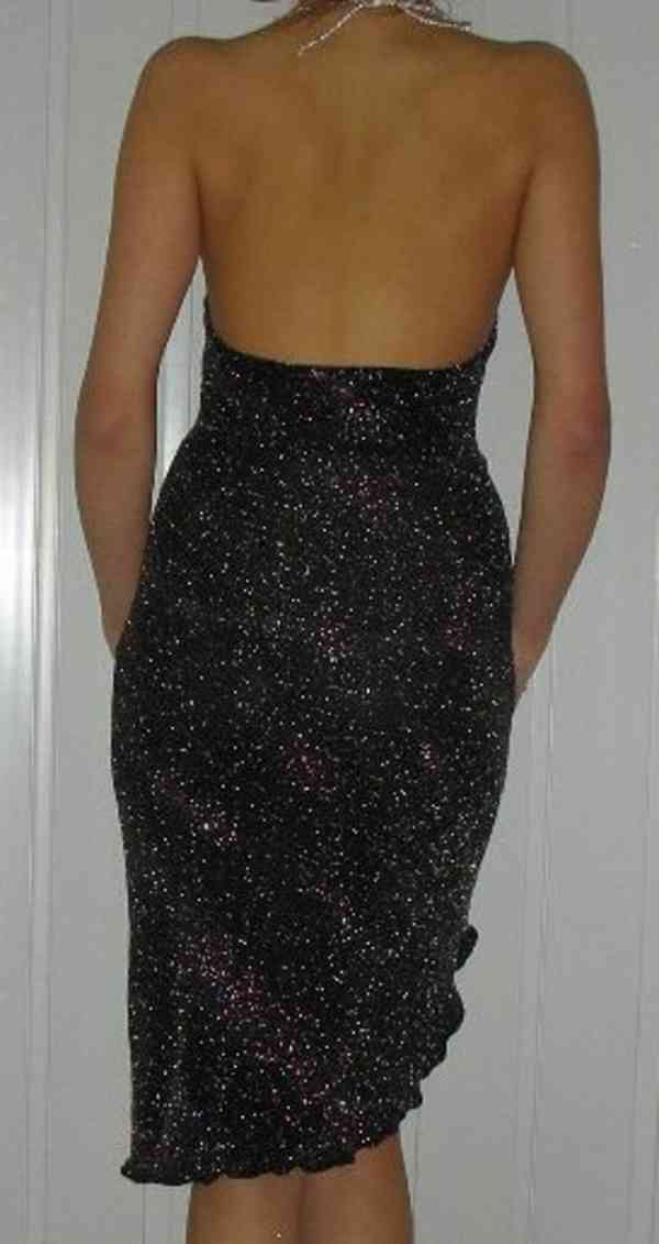 Výprodej veškerých šatů, látek, nití  i vybavení prodejny - foto 104