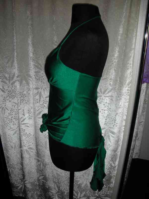 Výprodej veškerých šatů, látek, nití  i vybavení prodejny - foto 37