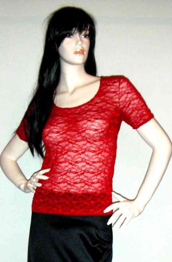 Výprodej veškerých šatů, látek, nití  i vybavení prodejny - foto 74