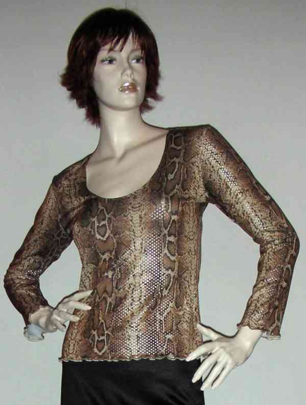 Výprodej veškerých šatů, látek, nití  i vybavení prodejny - foto 69