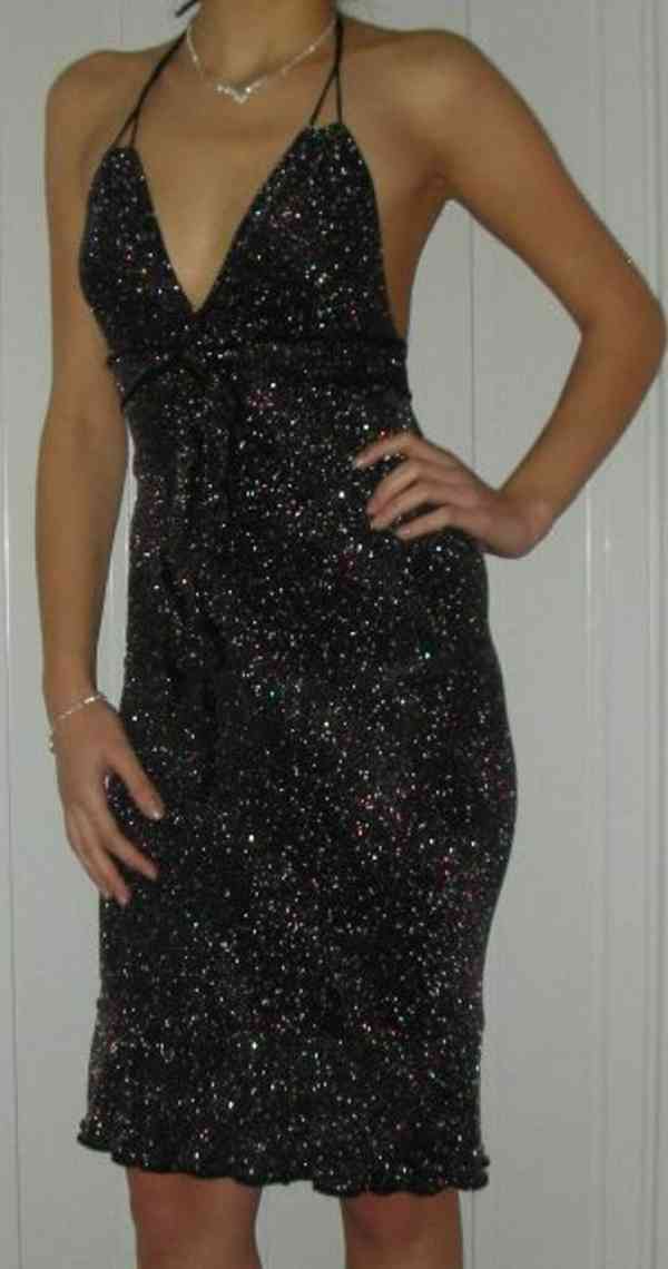 Výprodej veškerých šatů, látek, nití  i vybavení prodejny - foto 106