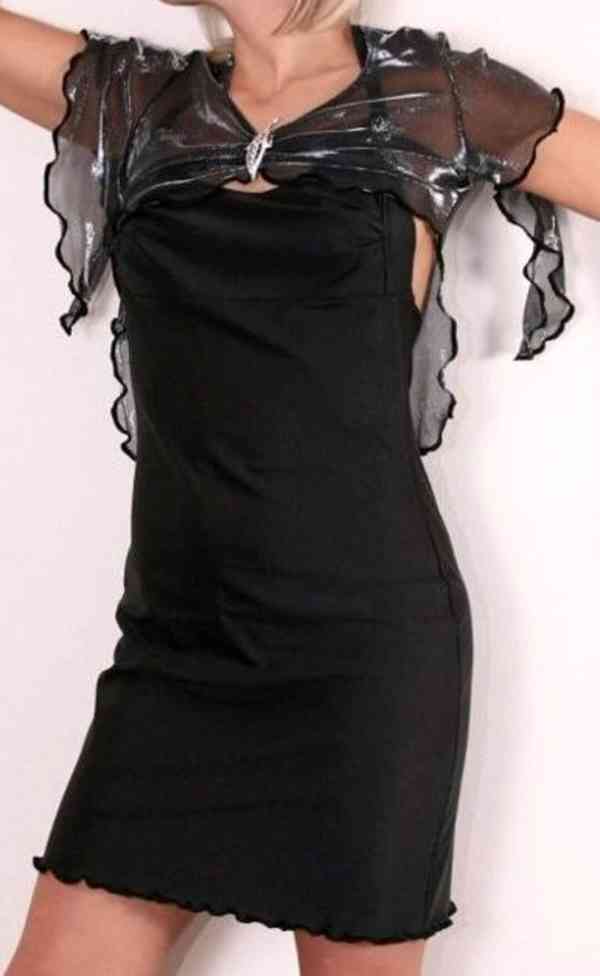 Výprodej veškerých šatů, látek, nití  i vybavení prodejny - foto 48