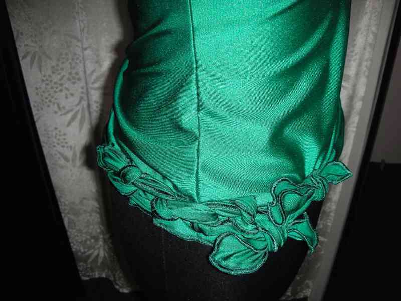 Výprodej veškerých šatů, látek, nití  i vybavení prodejny - foto 41