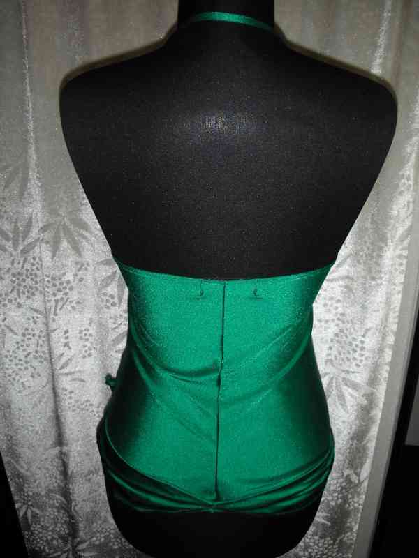 Výprodej veškerých šatů, látek, nití  i vybavení prodejny - foto 38