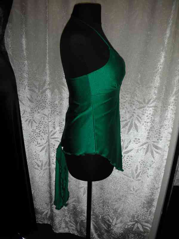 Výprodej veškerých šatů, látek, nití  i vybavení prodejny - foto 34