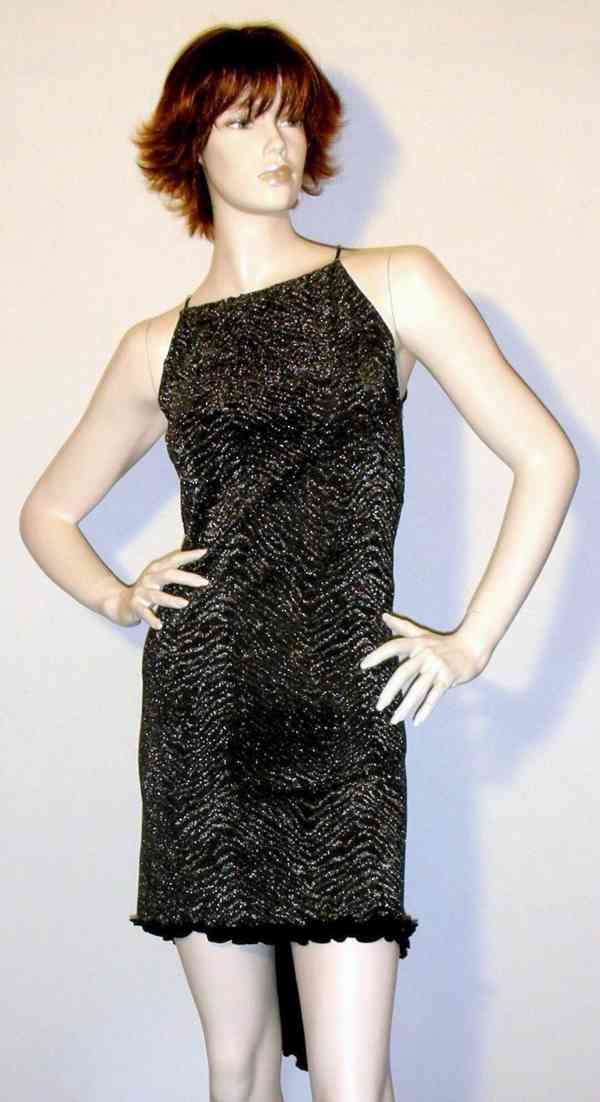 Výprodej veškerých šatů, látek, nití  i vybavení prodejny - foto 75