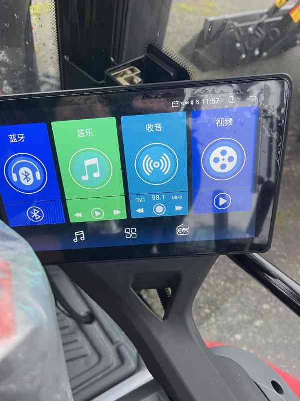 Prodam traktor HANWO HWB 604C, STAGE V, Komunální traktor.  - foto 2