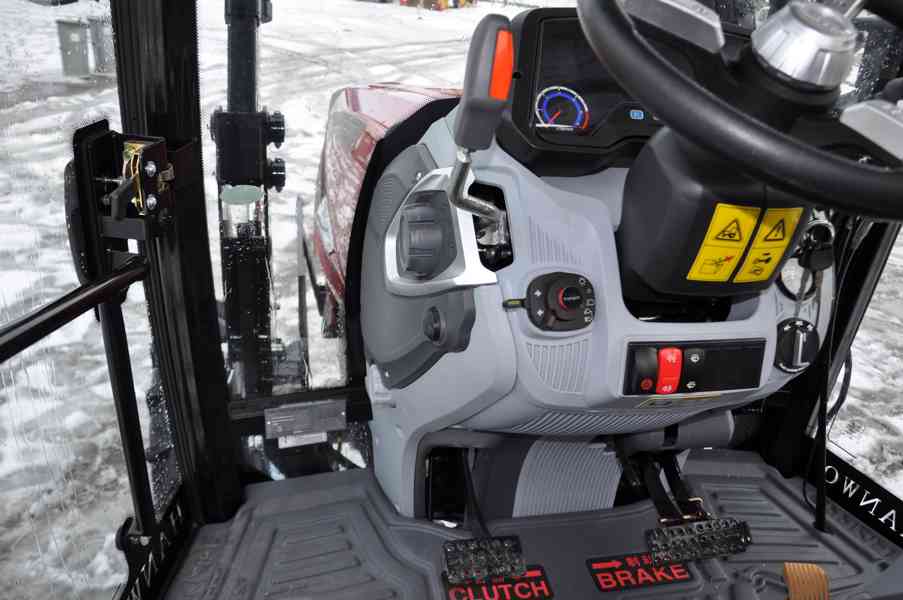 Prodam traktor HANWO HWB 604C. Traktor  65 koni 48kW. - foto 10