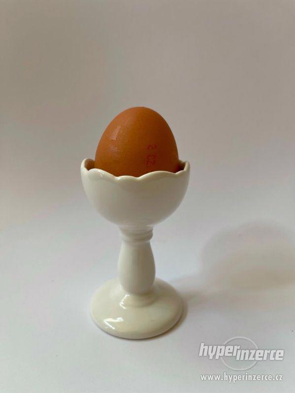 Porcelánový stojan, stojánek, kalíšek na vajíčka - foto 1