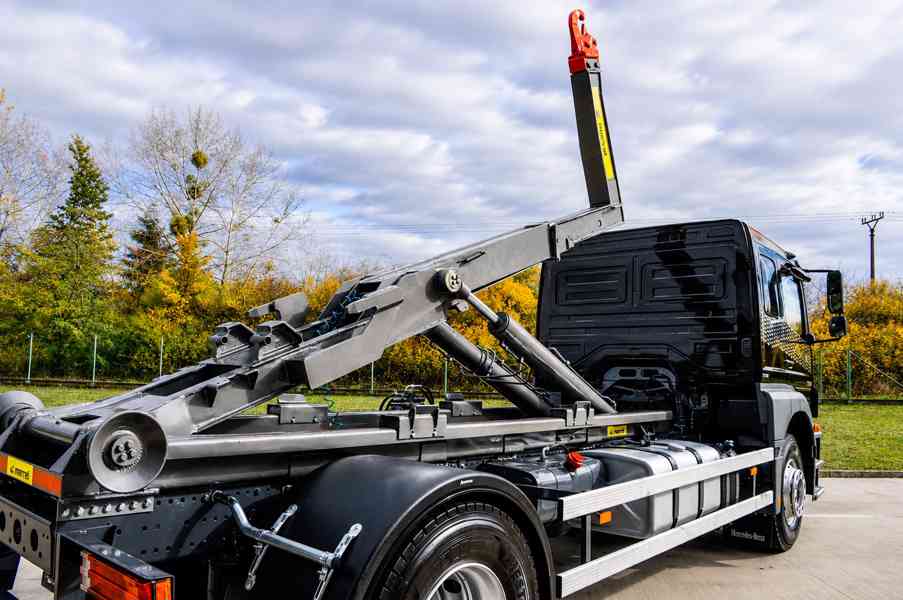 MERCEDES AXOR 1829 / 18T HÁKOVÝ NOSIČ KONTEJNERŮ EU5 - foto 7