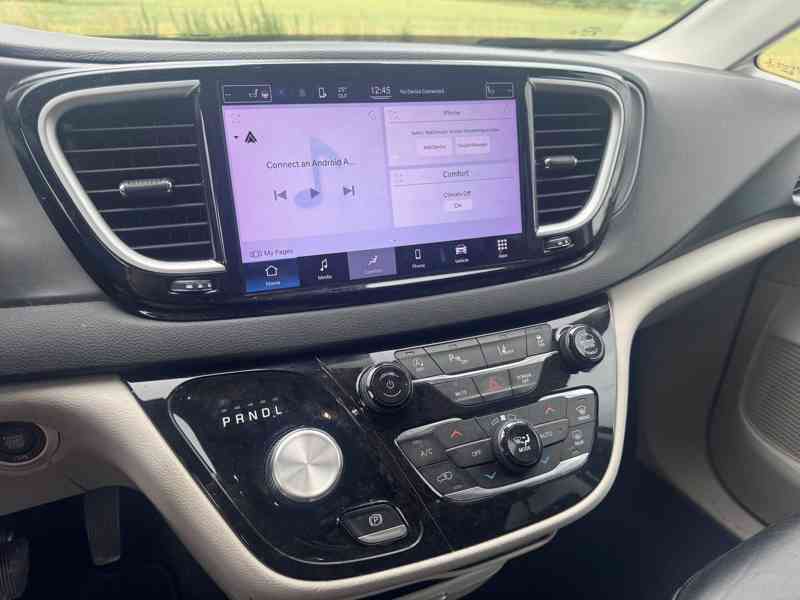 Chrysler Pacifica 3,6 L RU Čočka Adapt 2022 - foto 17