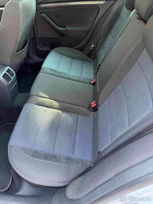 Volkswagen Golf 1,2   TSi 77kW 2012 Style - foto 11