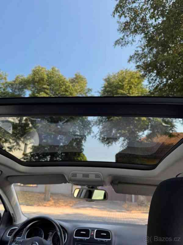 Volkswagen Golf 1,2   TSi 77kW 2012 Style - foto 15