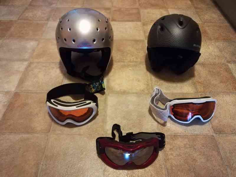Lyžařské helmy + lyžařské brýle - foto 1