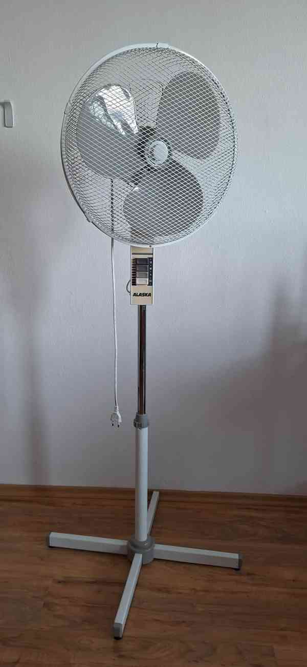 Ventilátor se stojanem, otočný - foto 2