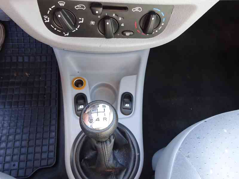 Citroen C3 1.1i r.v.2005 Koupeno v ČR - foto 9