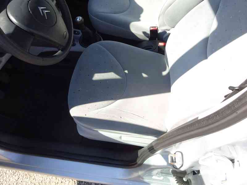 Citroen C3 1.1i r.v.2005 Koupeno v ČR - foto 12