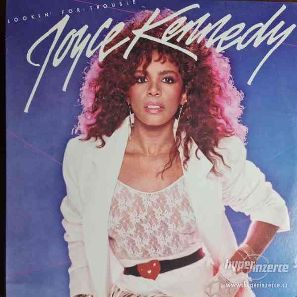 LP - JOYCE KENNEDY / Lookin' For Trouble - foto 1