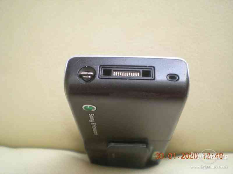 Sony Ericsson K800i - plně funkční mobilní telefony z r.2006 - foto 8