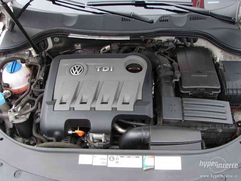 VW Passat 2.0 TDI(r.v.2012,1.majitel,serviska) - foto 15
